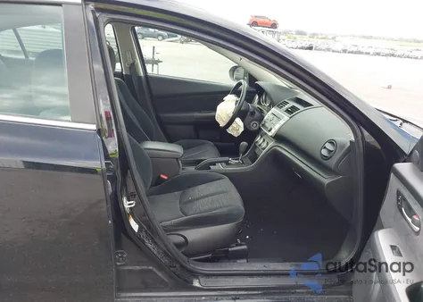 2010 Mazda Mazda6 I Sport z USA, uszkodzony, nr VIN 1YVHZ8BHXA5M25749